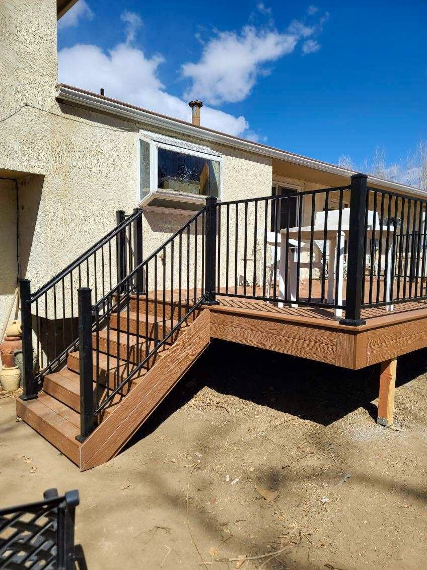 Outdoor living space in Green Mountain Falls